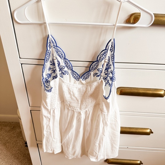 Live on a hanger embroidered flowy tank - Picture 2 of 3